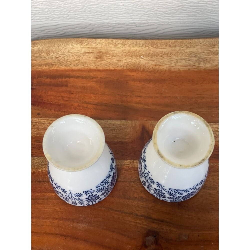 Lot of 4 Vintage Blue and White Porcelain Chinoiserie Floral Egg Cups Set New